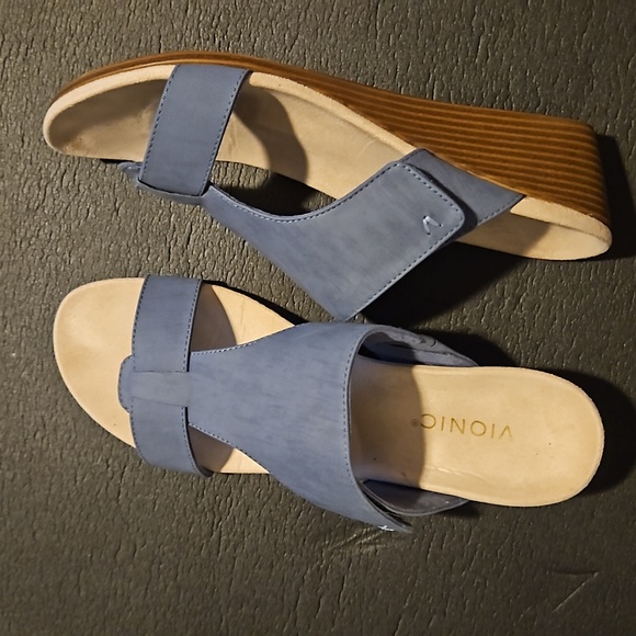 Vionic Regina Sandal - Picture 2 of 4